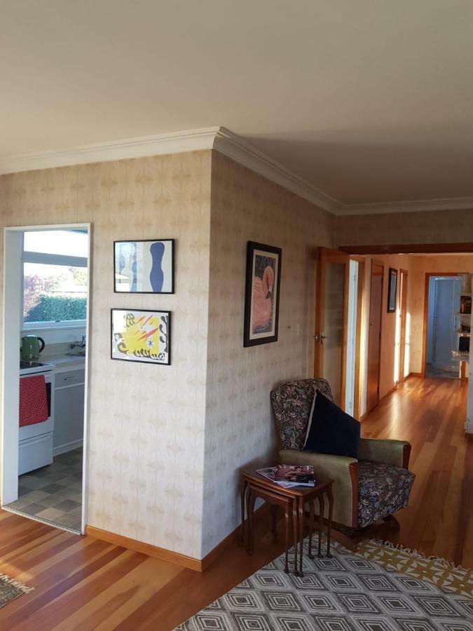 Super Central Cosy Greytown House With Garage Exterior photo