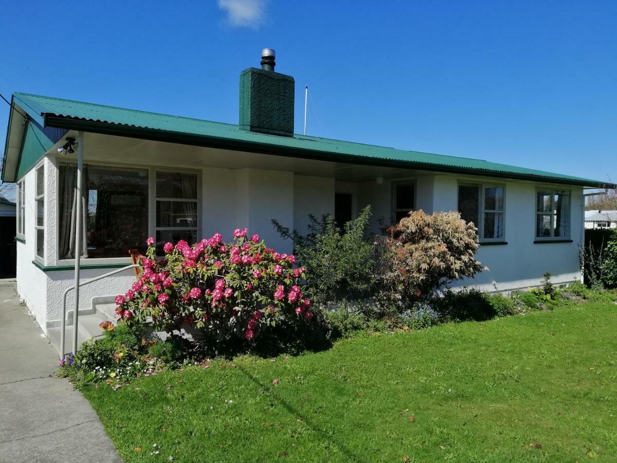 Super Central Cosy Greytown House With Garage Exterior photo